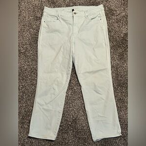 Women’s jeans pale mint green Whit House Black Market size 16